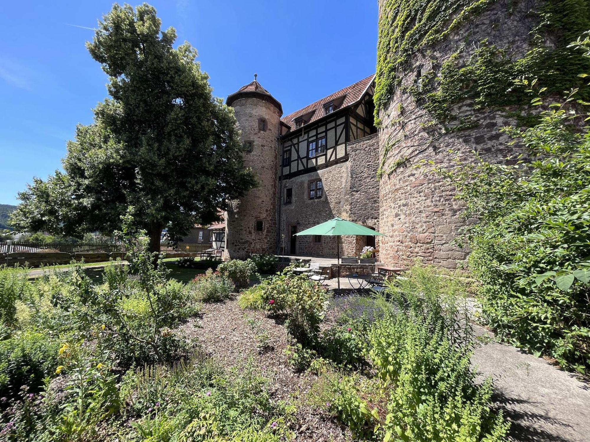 Graefin Anna - Design-Apartment In Der Historischen Hinterburg Schlitz - Nahe Fulda Und Bad Hersfeld エクステリア 写真
