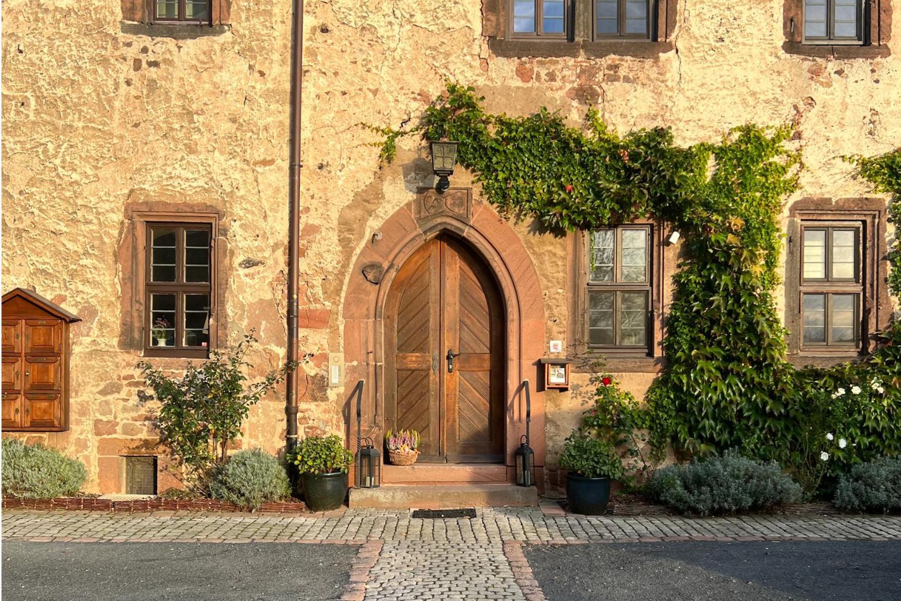 Graefin Anna - Design-Apartment In Der Historischen Hinterburg Schlitz - Nahe Fulda Und Bad Hersfeld エクステリア 写真